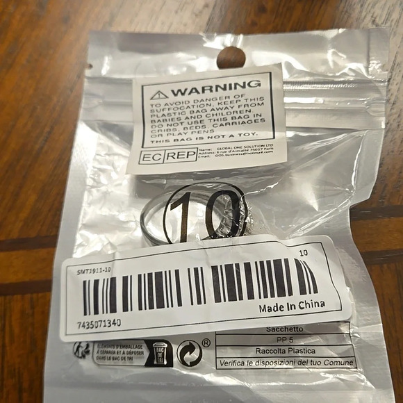 Inlaid Zirconia Women Ring size 10 - Picture 5 of 5